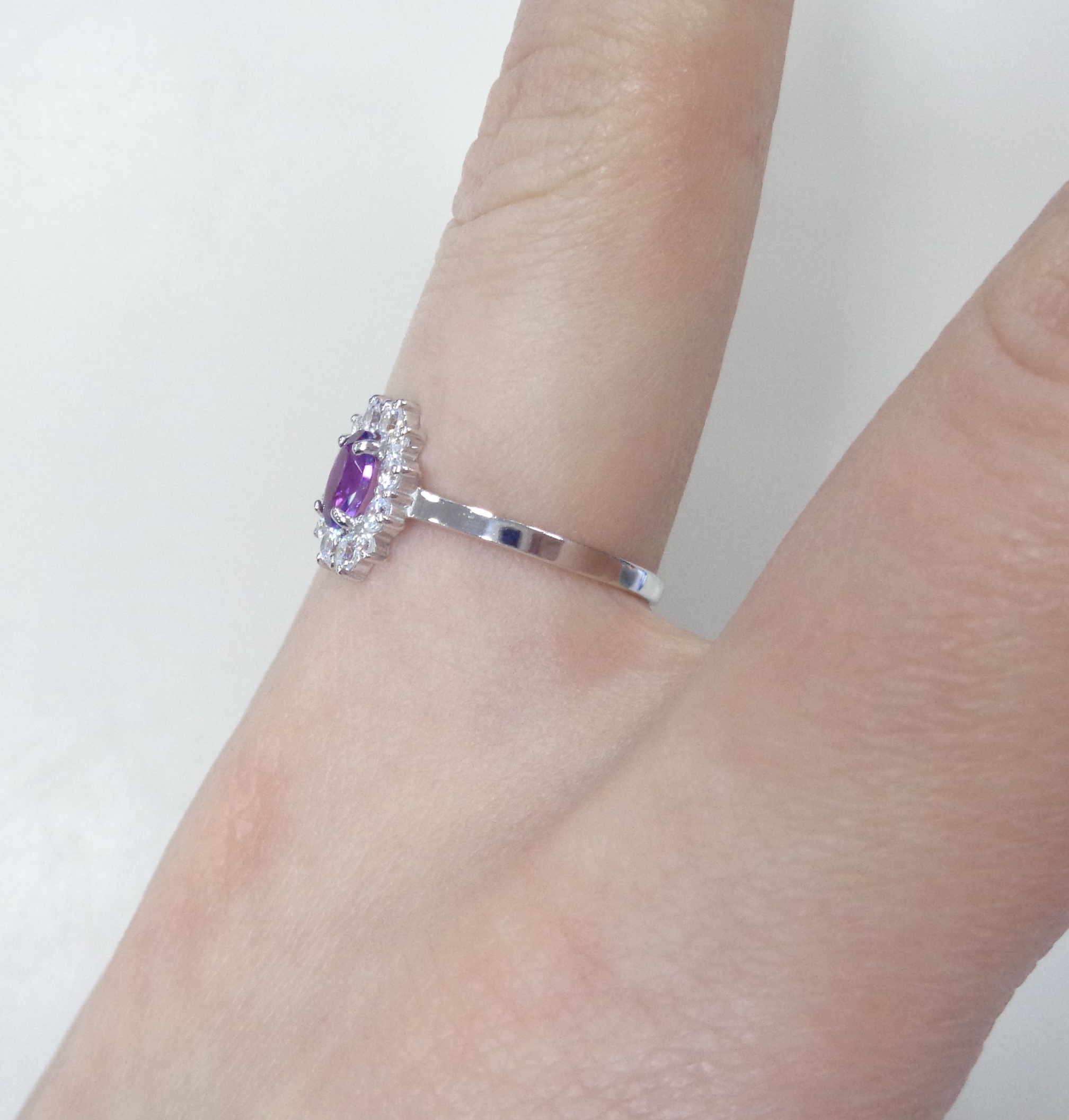 Серебряное кольцо с аметистом